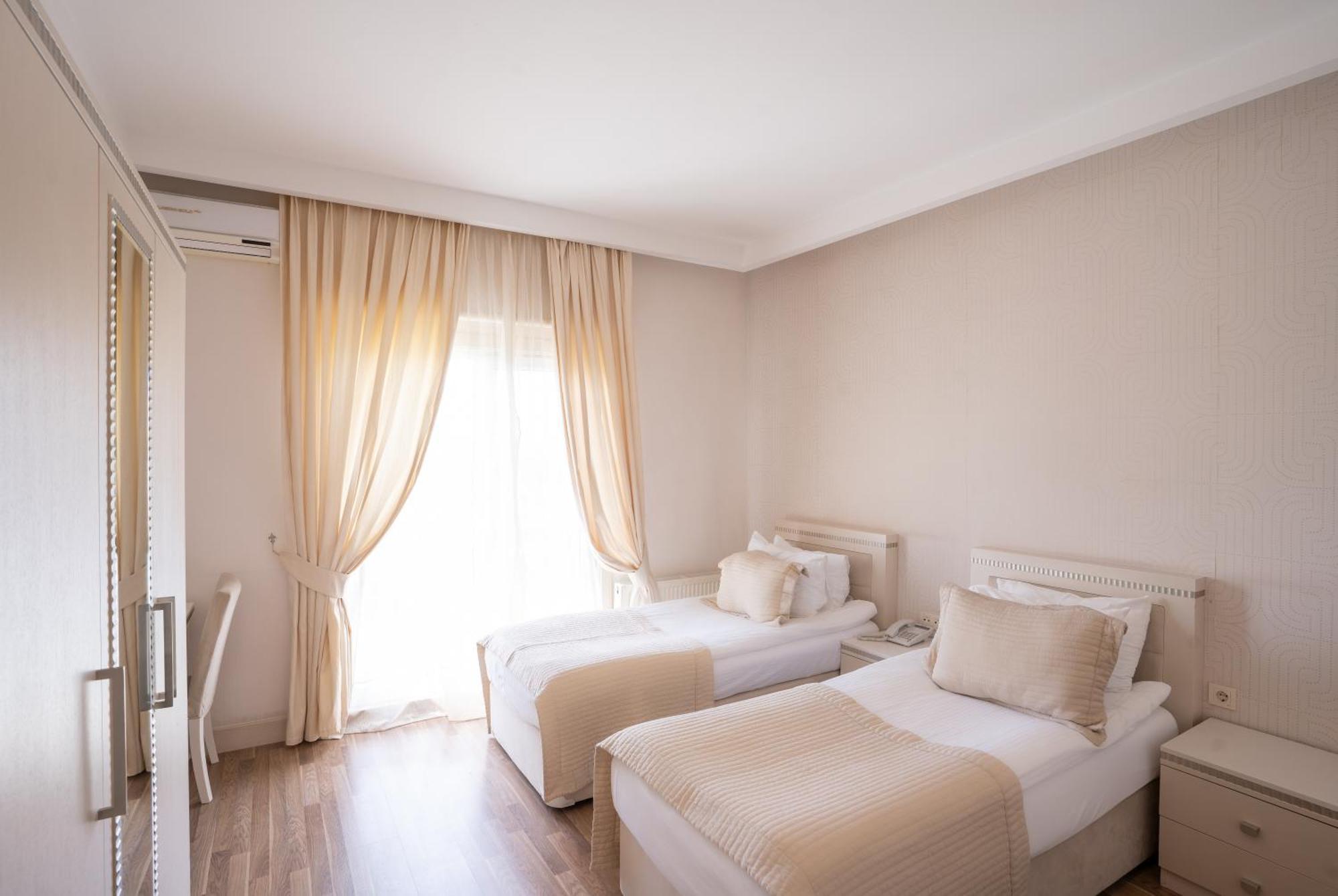 Qafqaz Riverside 5*